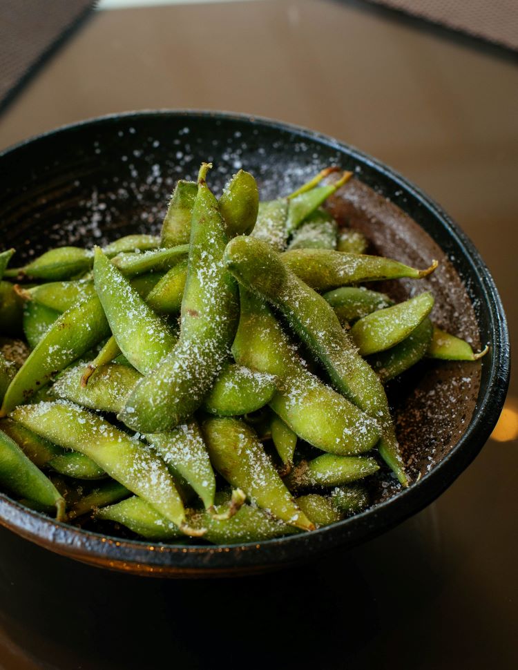 edamame cuit vapeur dans la cosse